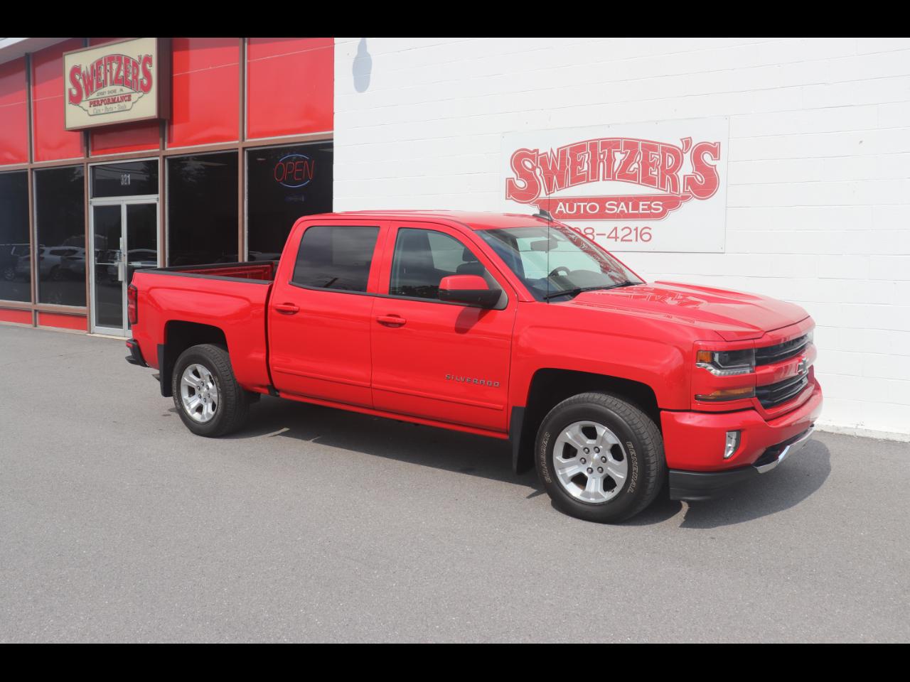 Chevrolet Silverado 1500 4WD Crew Cab 143.5" LT w/2LT 2017
