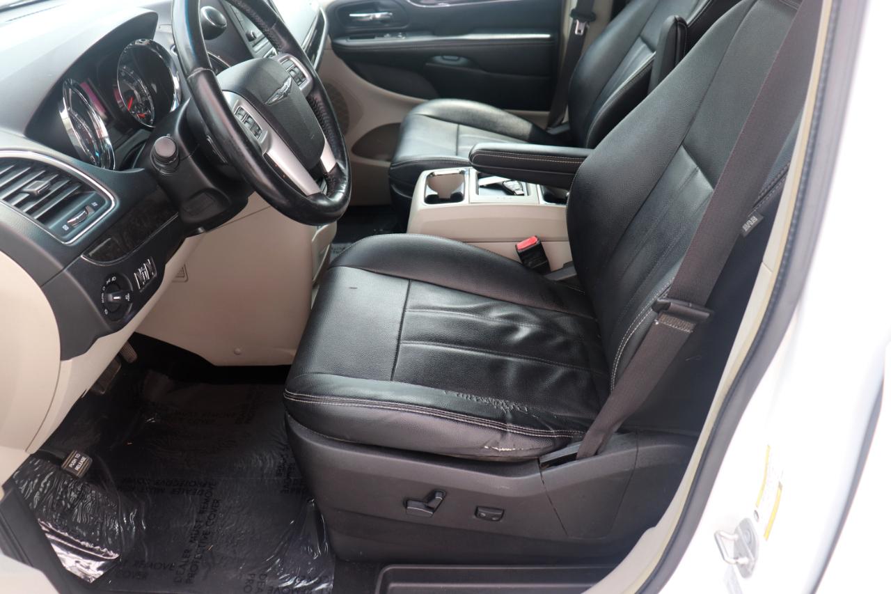 Chrysler Town & Country 4dr Wgn Touring 2016