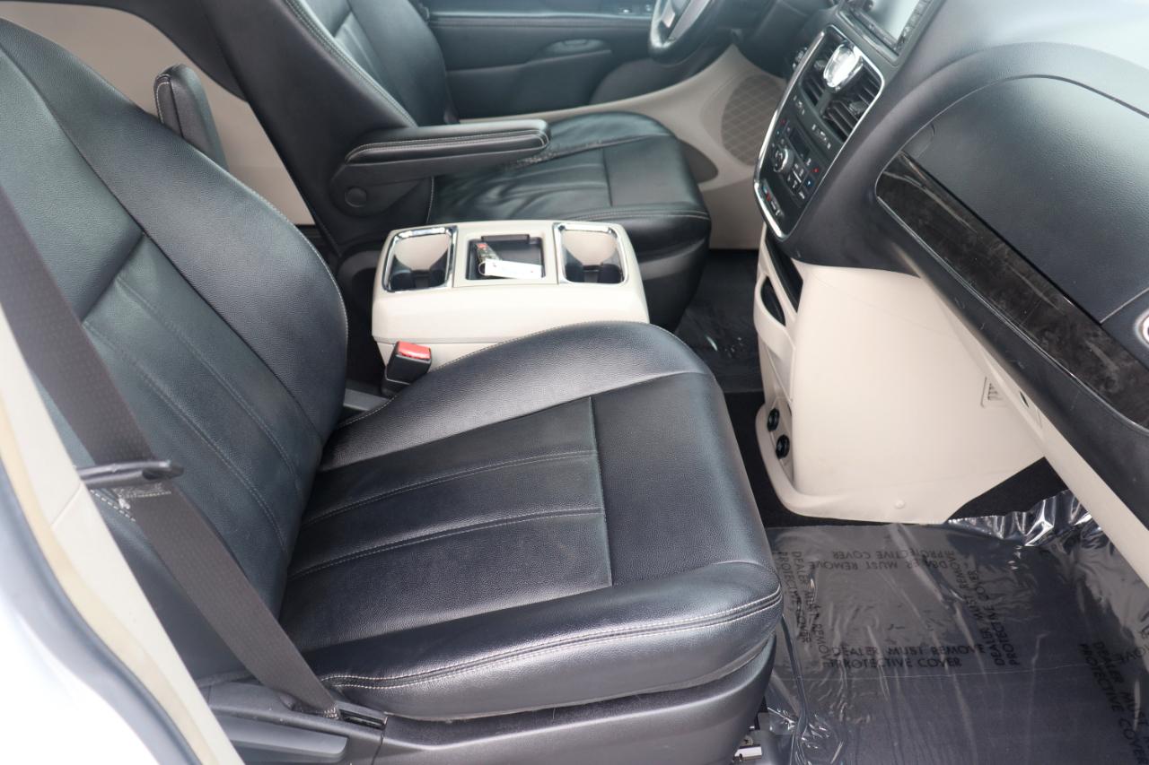 Chrysler Town & Country 4dr Wgn Touring 2016