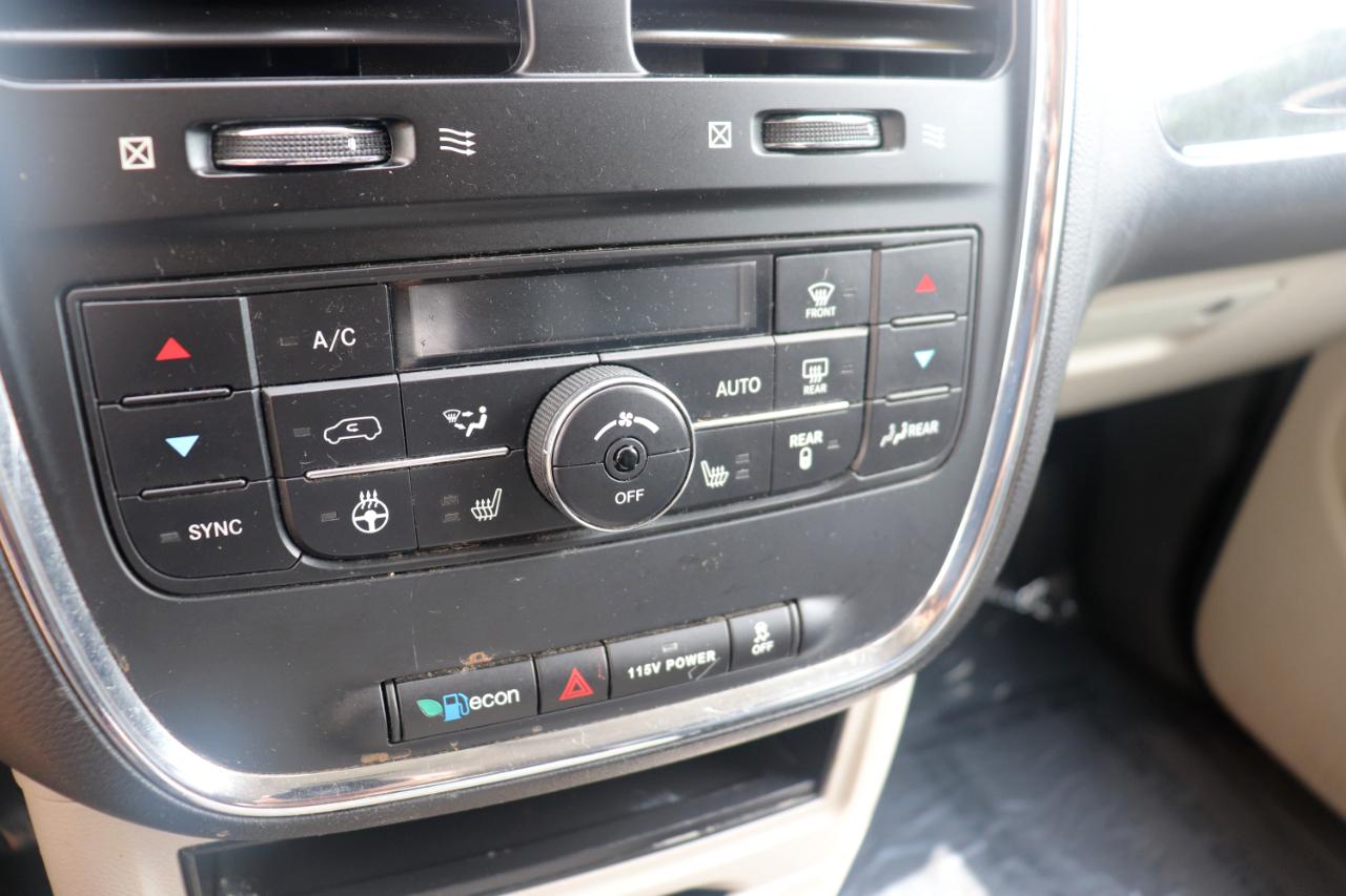 Chrysler Town & Country 4dr Wgn Touring 2016