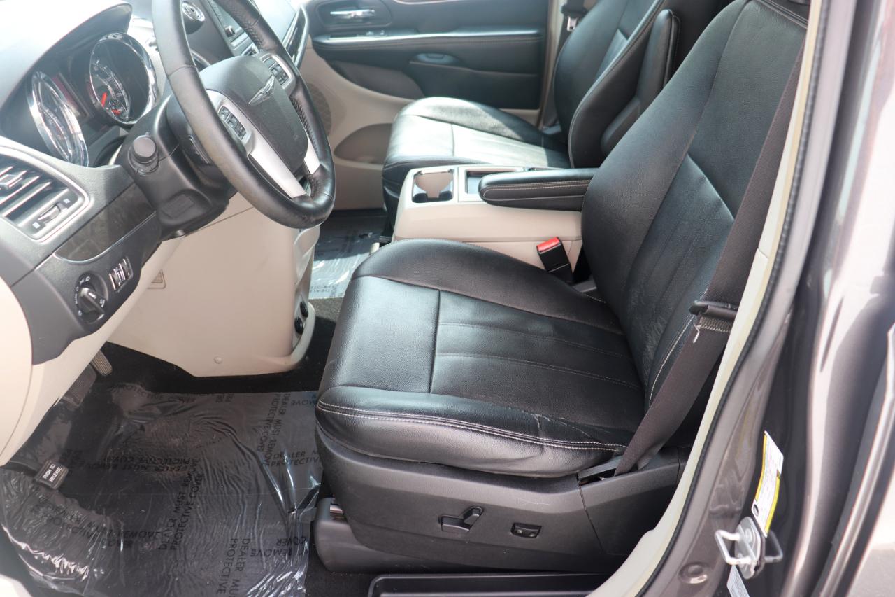 Chrysler Town & Country 4dr Wgn Touring 2016