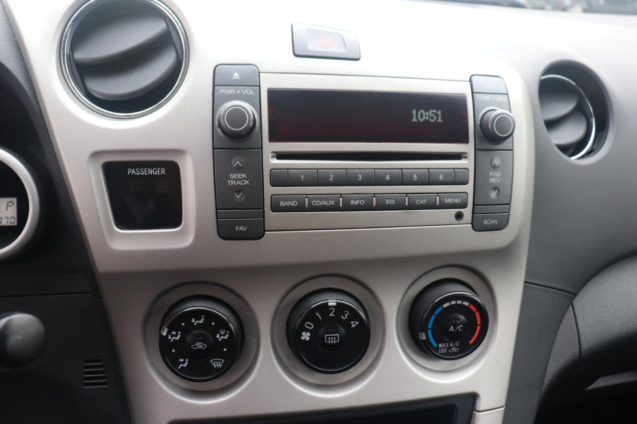 Pontiac Vibe 4dr HB AWD 2009