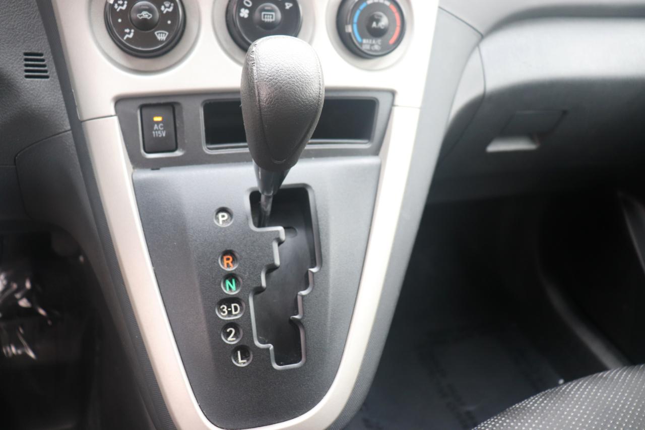 Pontiac Vibe 4dr HB AWD 2009