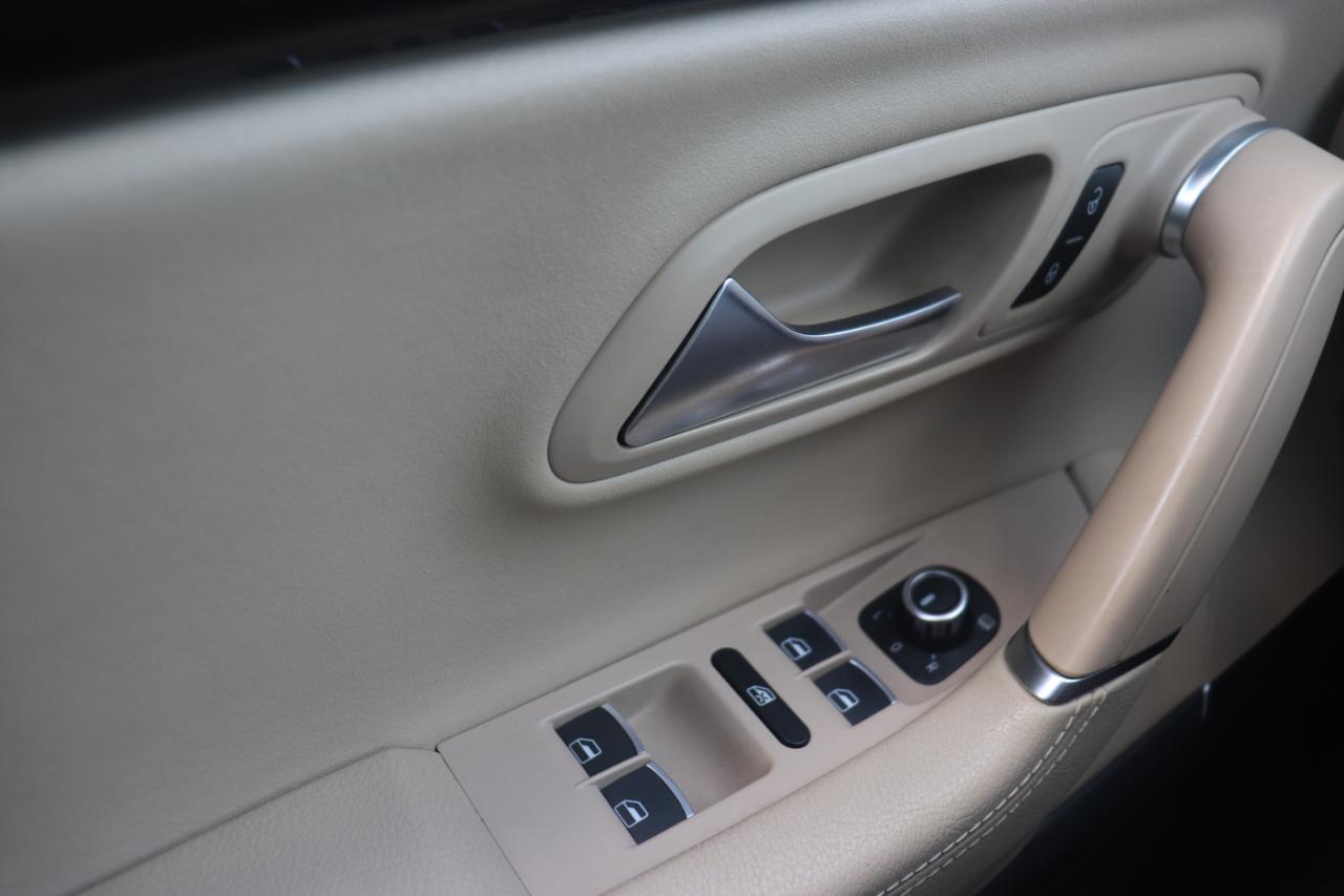 Volkswagen CC 4dr Sdn VR6 Executive 4Motion 2013