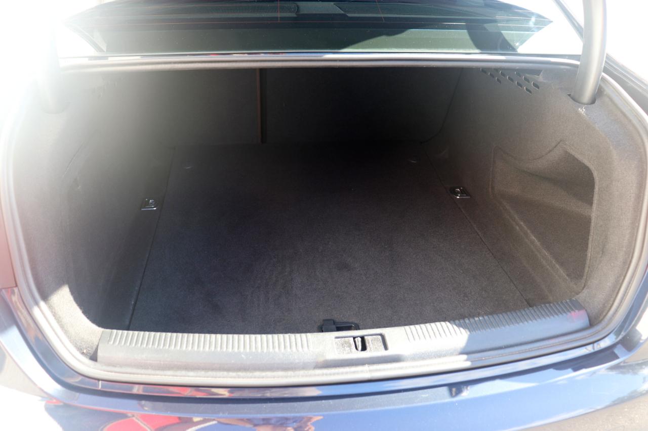 Audi A4 4dr Sdn Auto quattro 2.0T Premium 2015