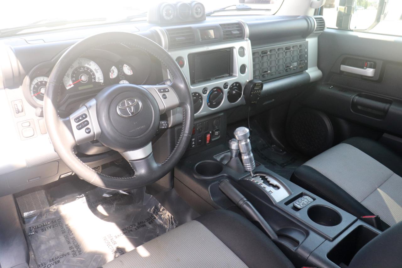Toyota FJ Cruiser 4WD 4dr Man (Natl) 2014