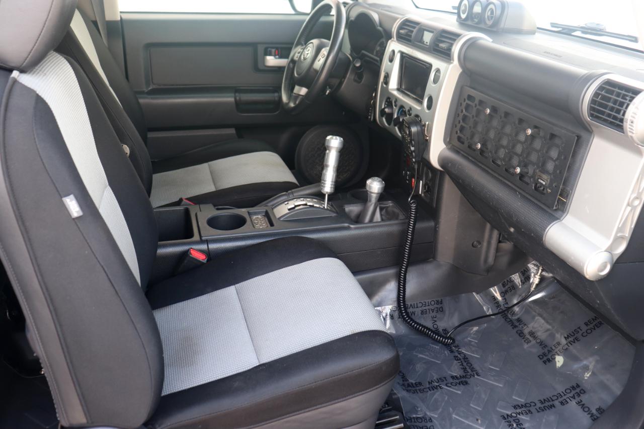 Toyota FJ Cruiser 4WD 4dr Man (Natl) 2014