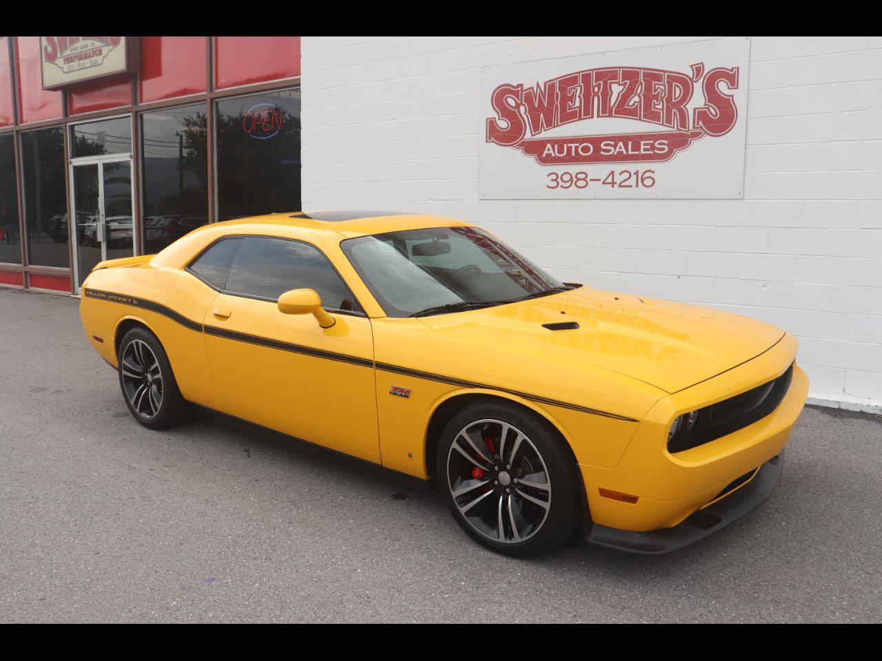 Dodge Challenger 2dr Cpe Yellow Jacket 2012