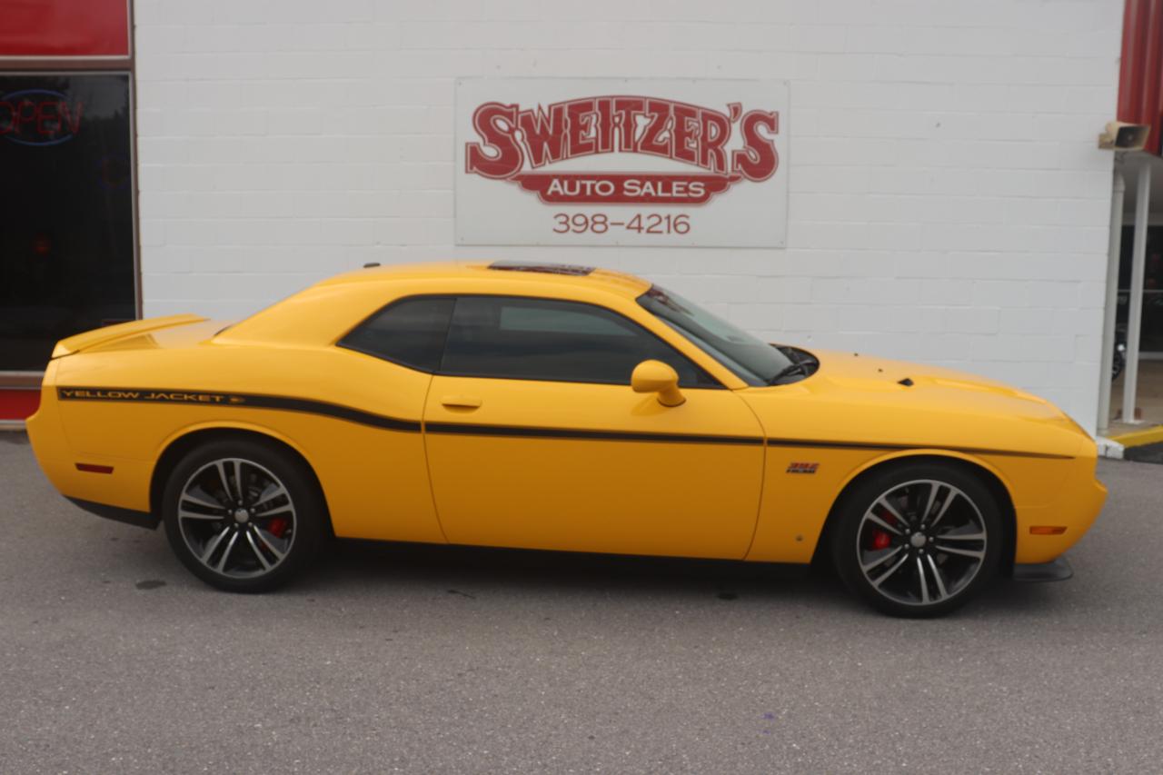 Dodge Challenger 2dr Cpe Yellow Jacket 2012
