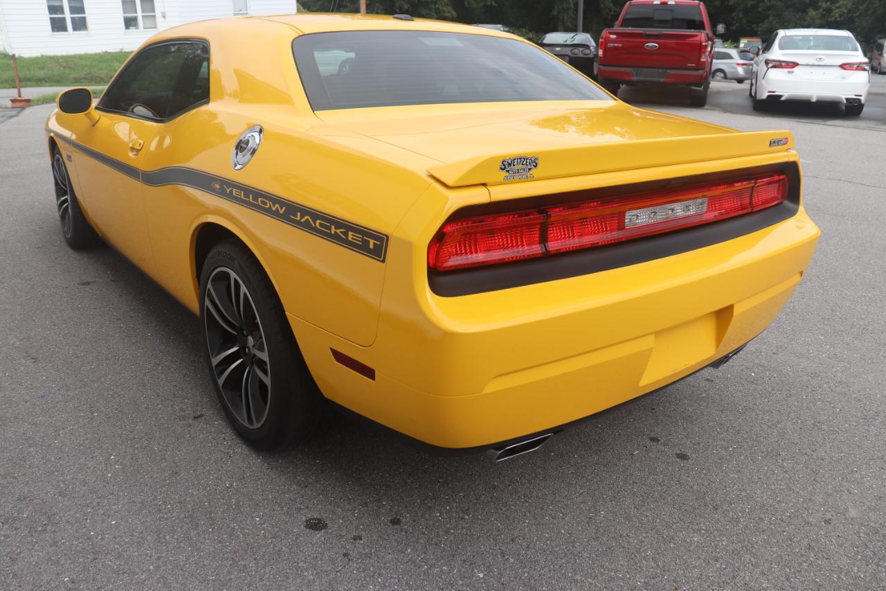 Dodge Challenger 2dr Cpe Yellow Jacket 2012