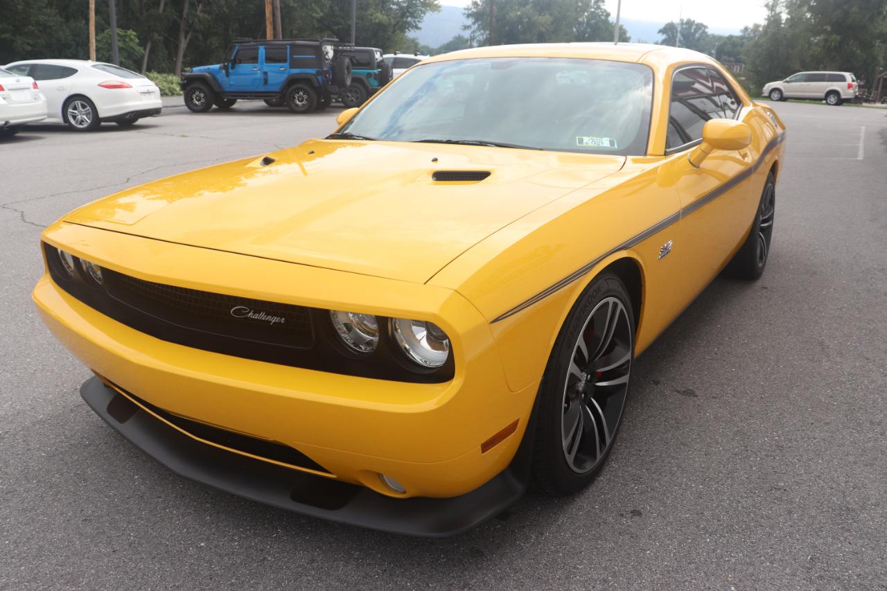 Dodge Challenger 2dr Cpe Yellow Jacket 2012