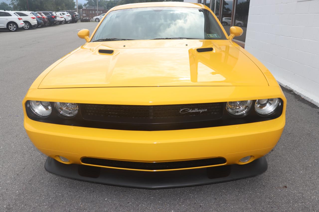 Dodge Challenger 2dr Cpe Yellow Jacket 2012