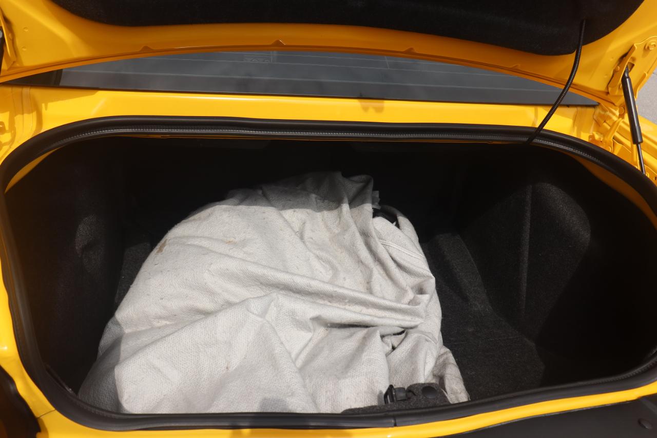 Dodge Challenger 2dr Cpe Yellow Jacket 2012