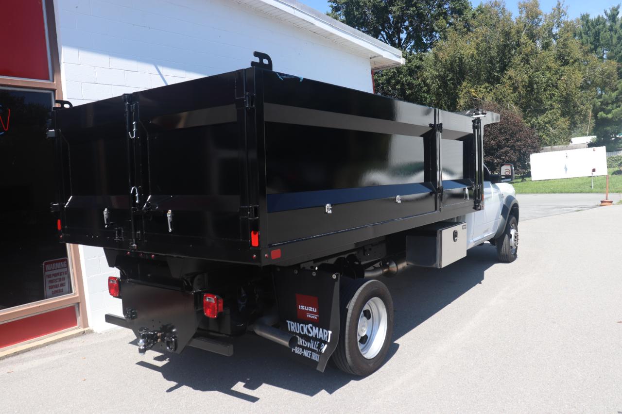 RAM 5500 Chassis Cab Tradesman 4x2 Reg Cab 120" CA 204.5" WB 2024