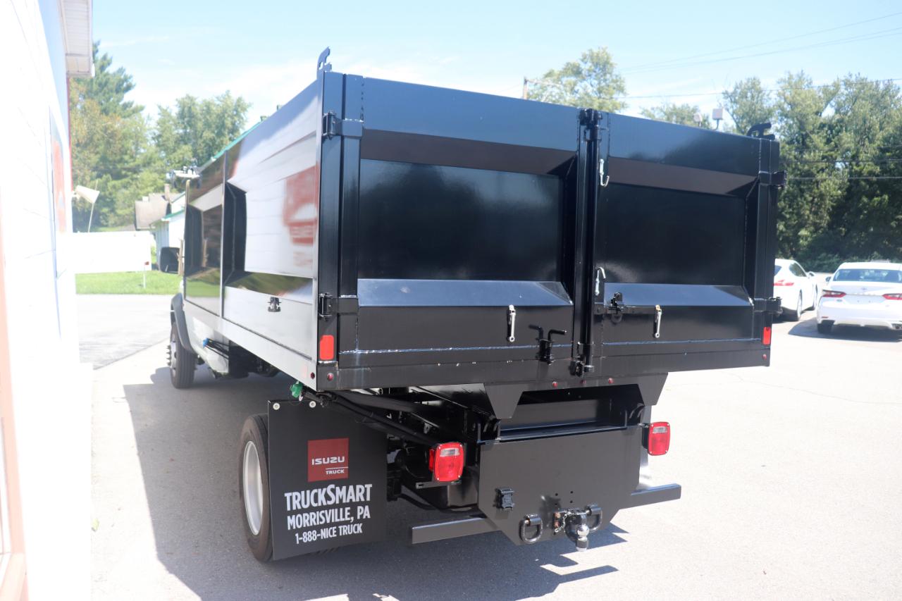 RAM 5500 Chassis Cab Tradesman 4x2 Reg Cab 120" CA 204.5" WB 2024