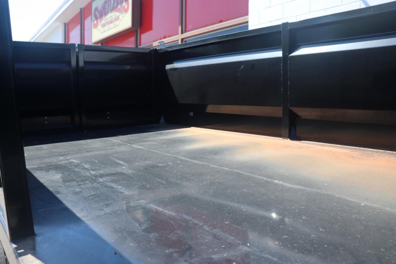 RAM 5500 Chassis Cab Tradesman 4x2 Reg Cab 120" CA 204.5" WB 2024