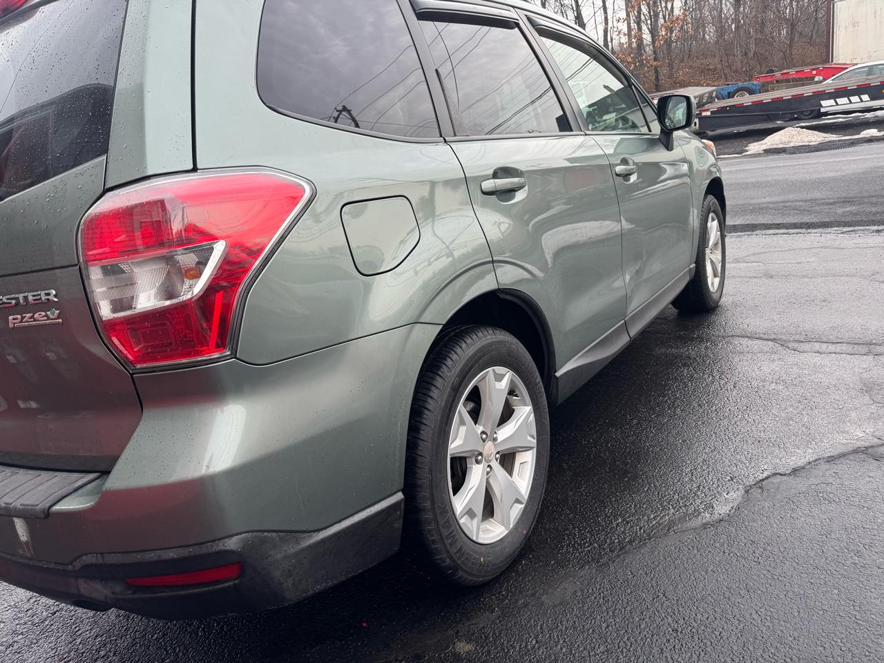 Subaru Forester 2.5i Premium PZEV CVT 2016