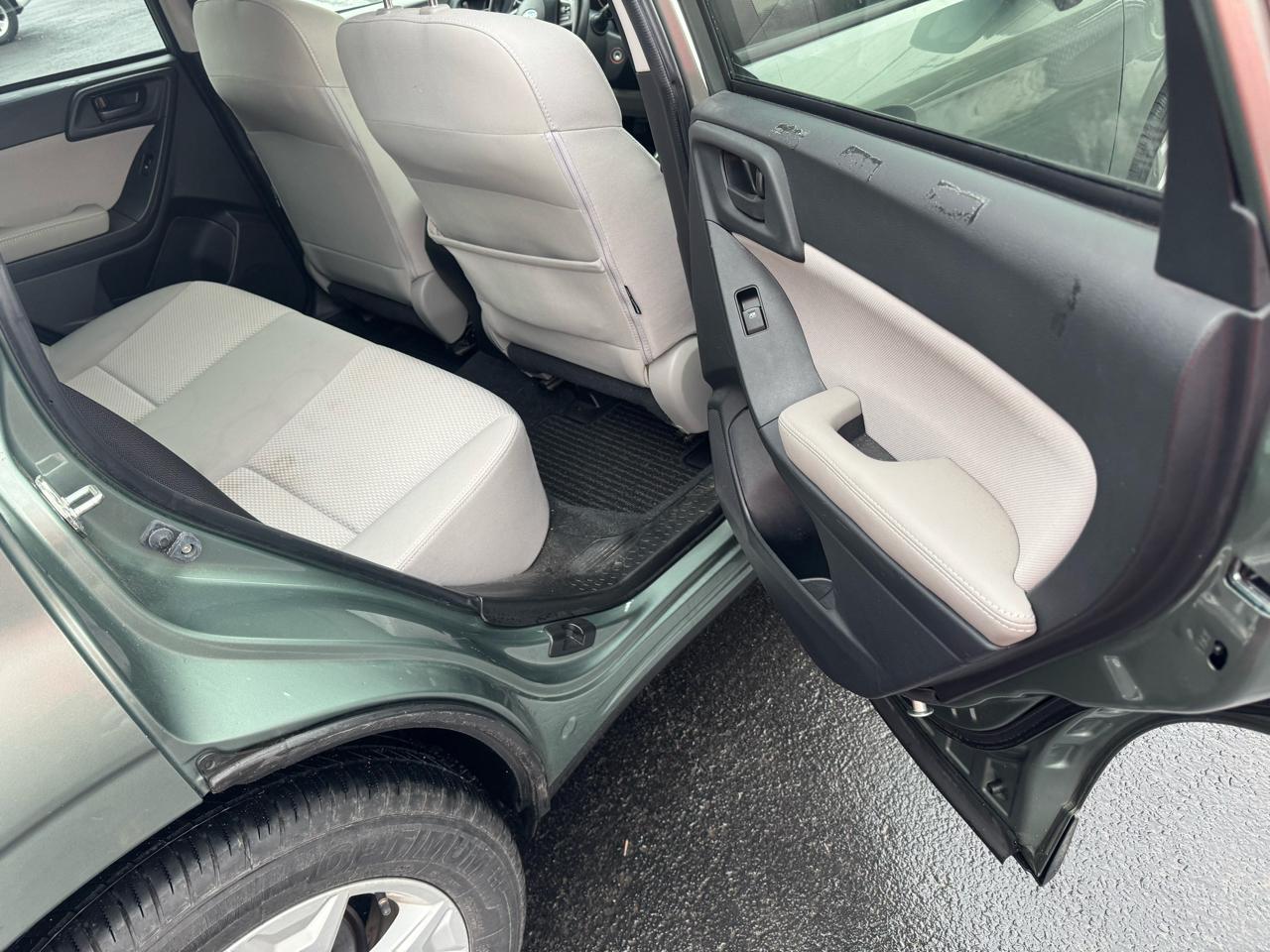 Subaru Forester 2.5i Premium PZEV CVT 2016