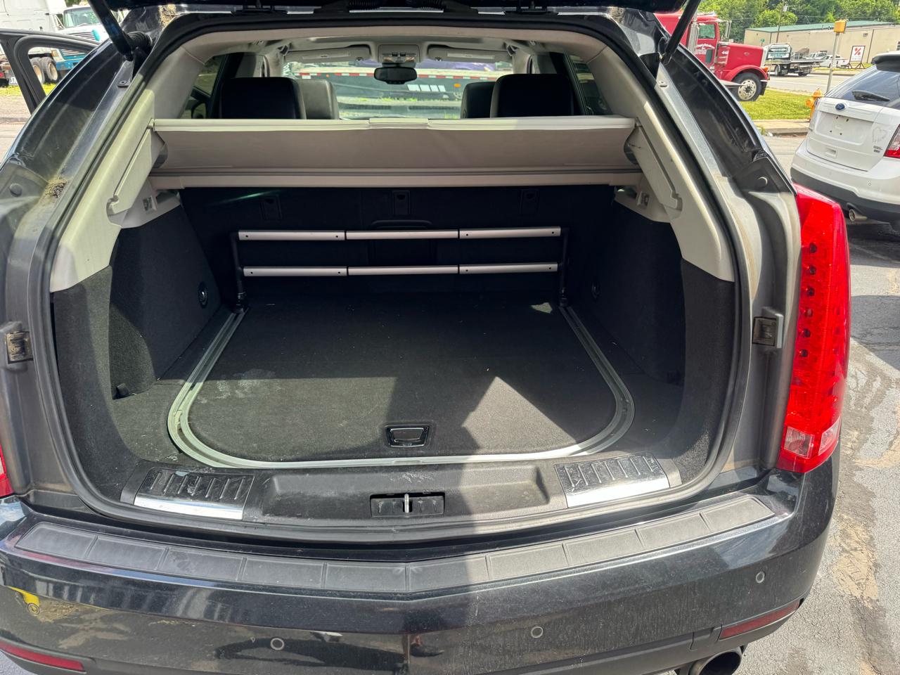 Cadillac SRX Premium Collection AWD 2011