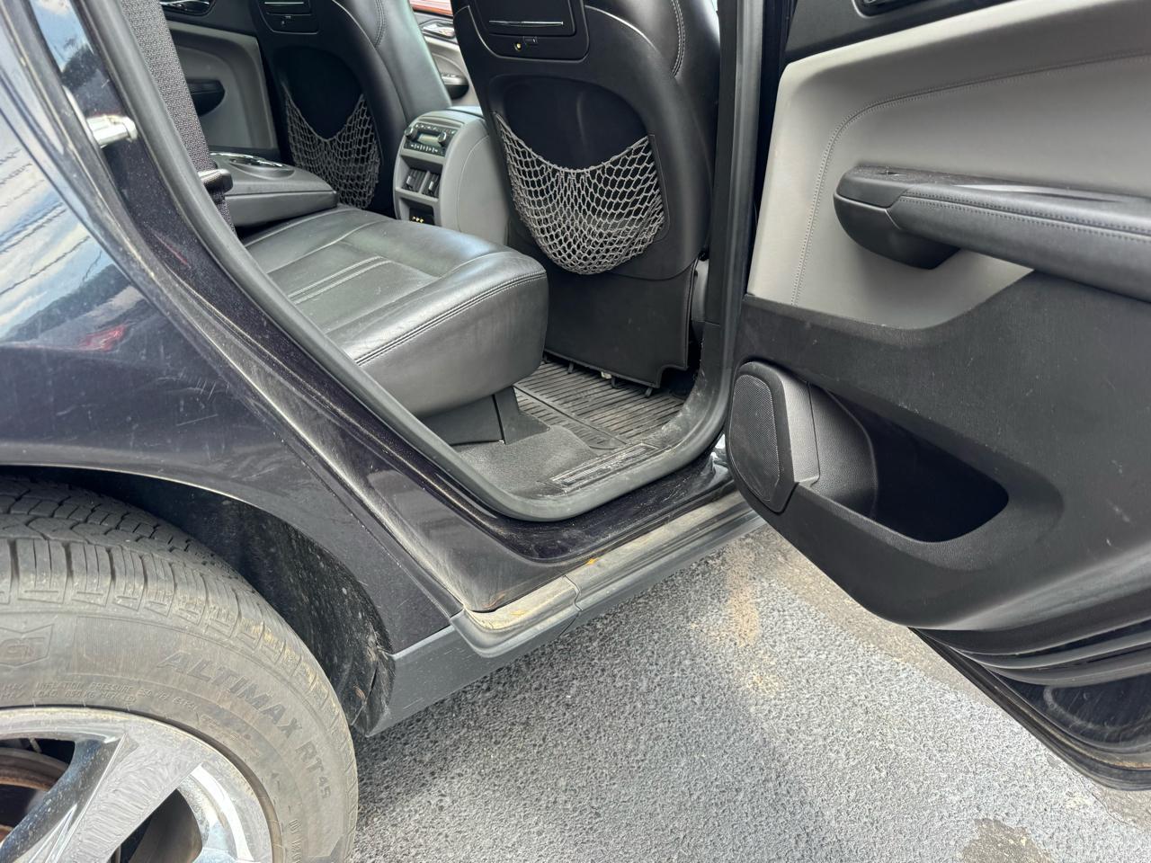 Cadillac SRX Premium Collection AWD 2011