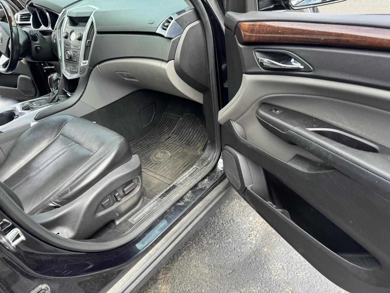 Cadillac SRX Premium Collection AWD 2011