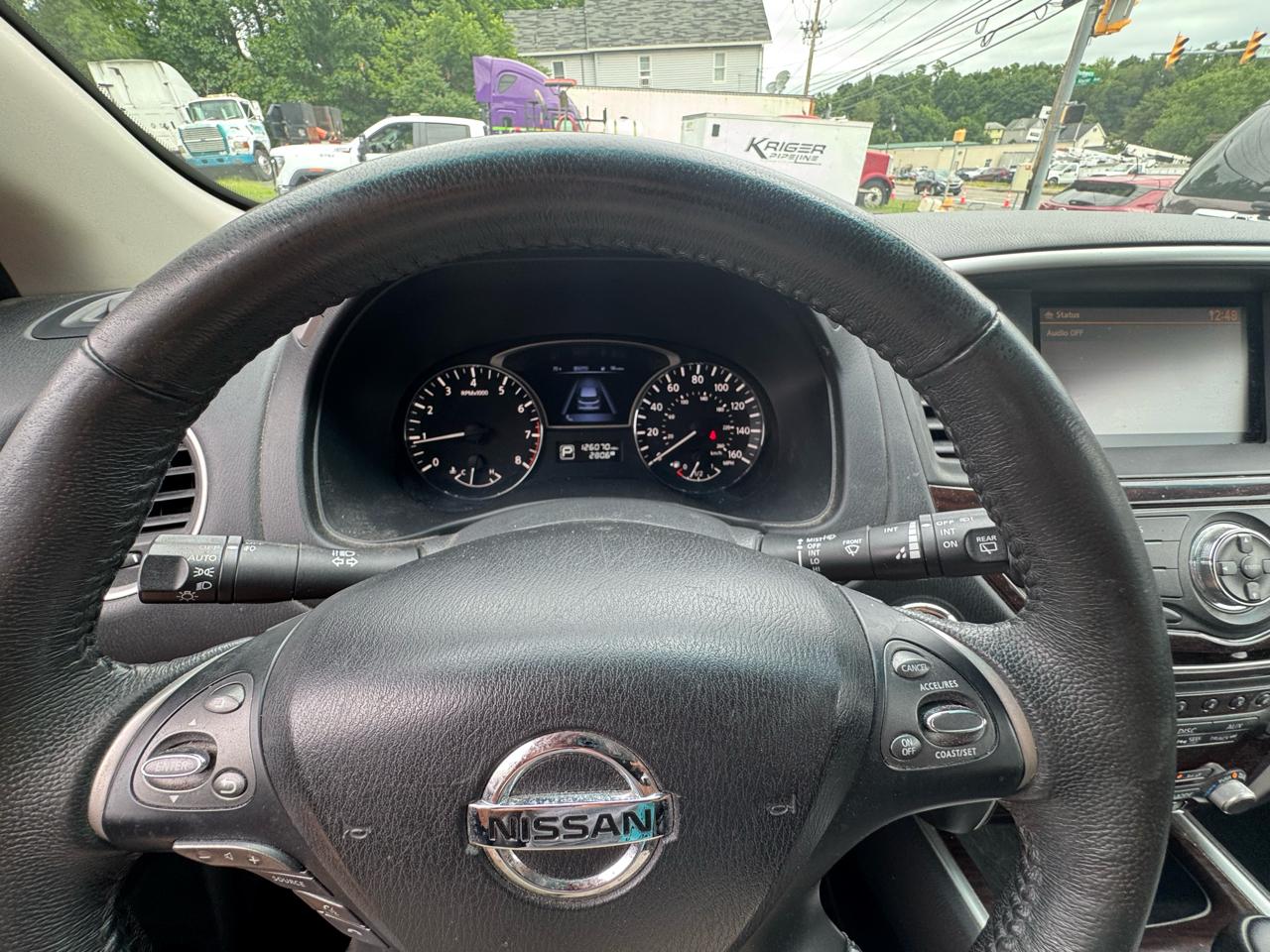 Nissan Pathfinder SV 4WD 2015
