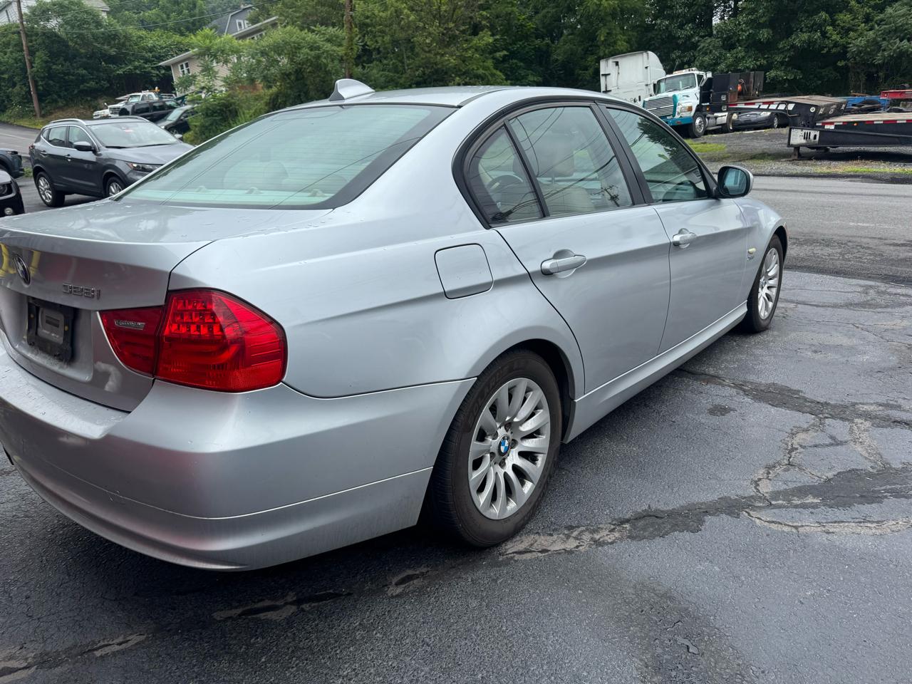 BMW 3-Series 328xi 2009