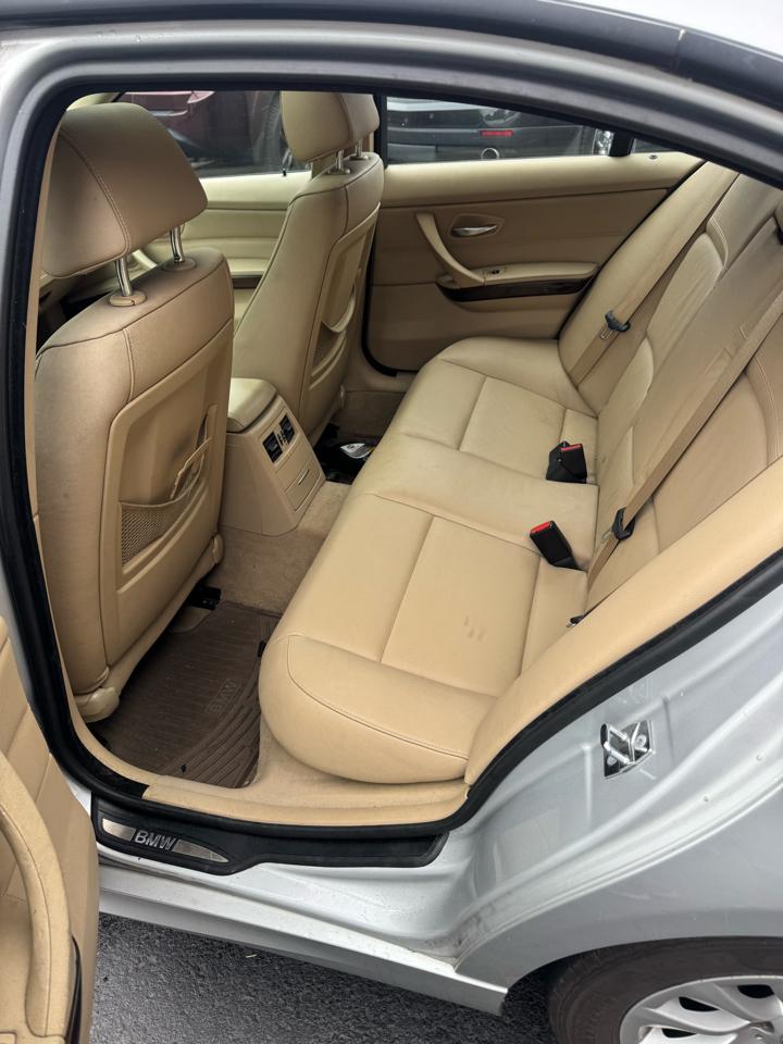 BMW 3-Series 328xi 2009