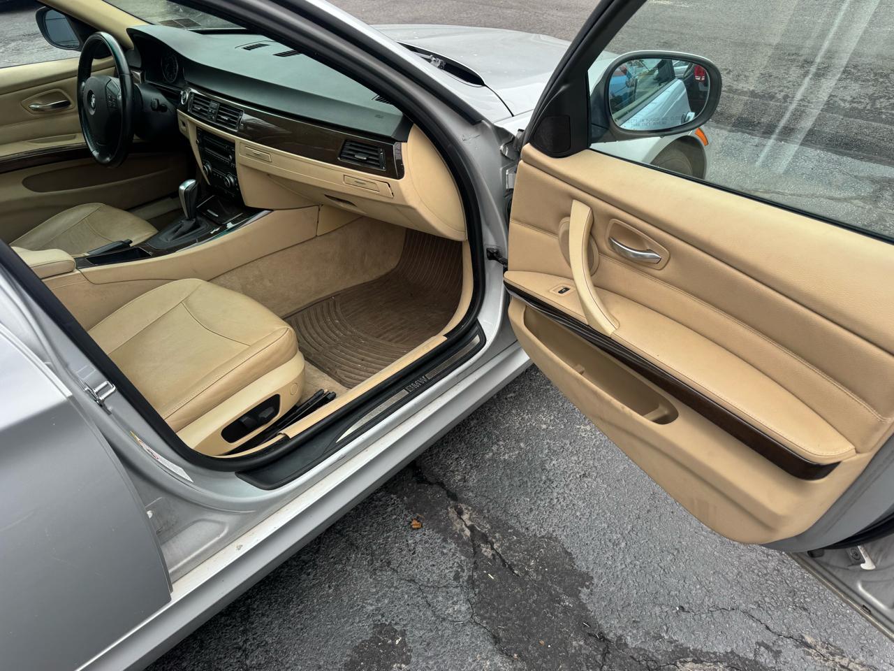 BMW 3-Series 328xi 2009