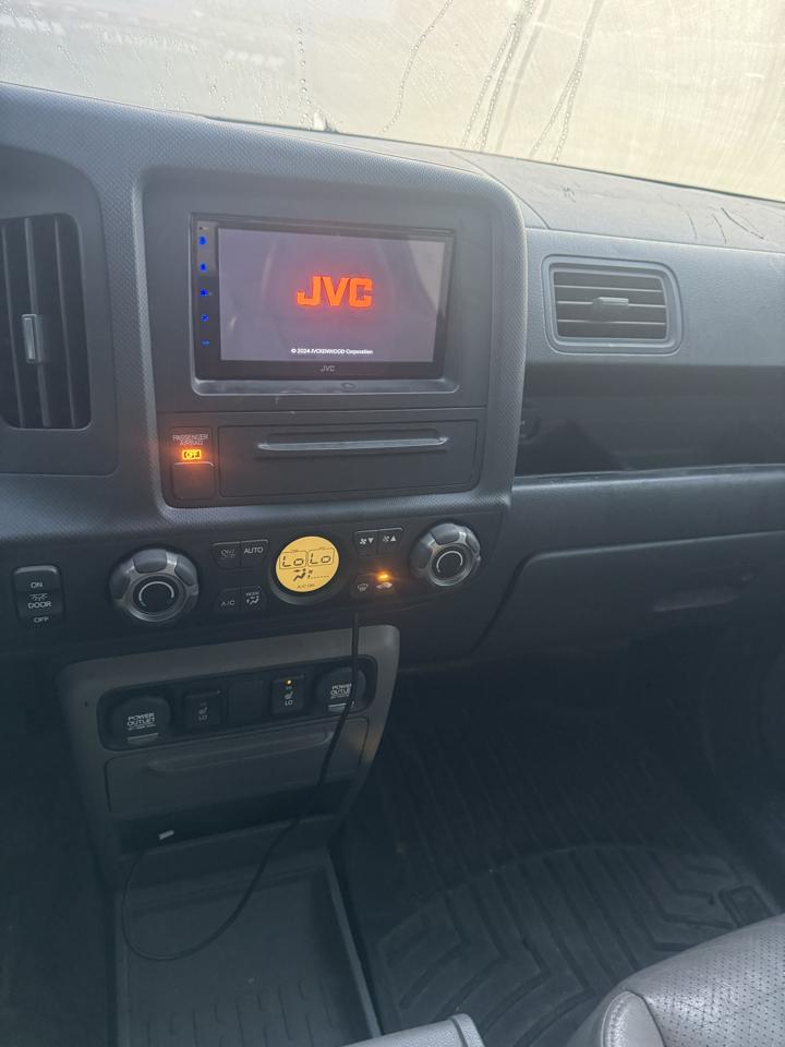 Honda Ridgeline RTL w/ Navigation 2011