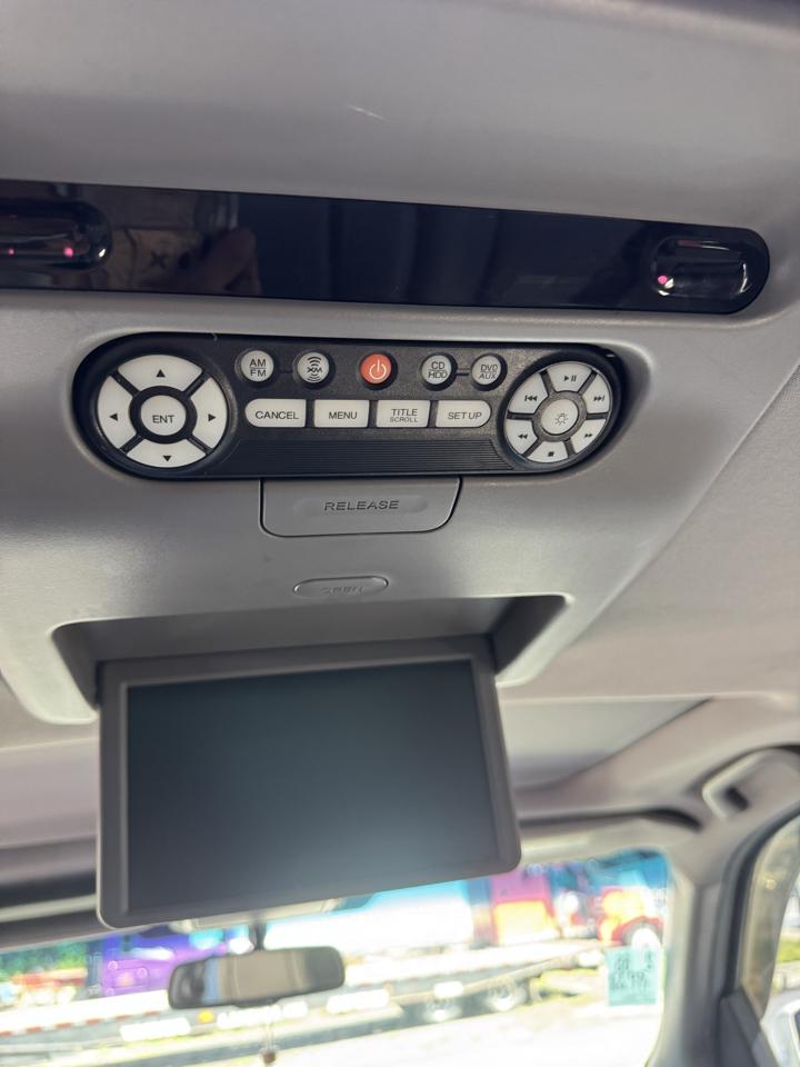 Honda Pilot Touring 4WD 5-Spd AT with DVD 2013