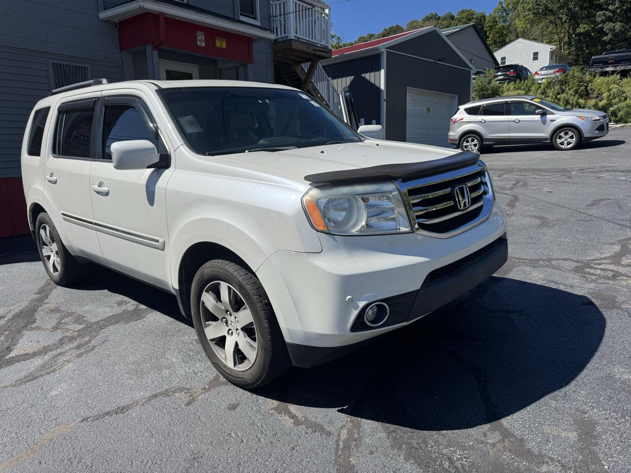 Honda Pilot Touring 4WD 5-Spd AT with DVD 2013