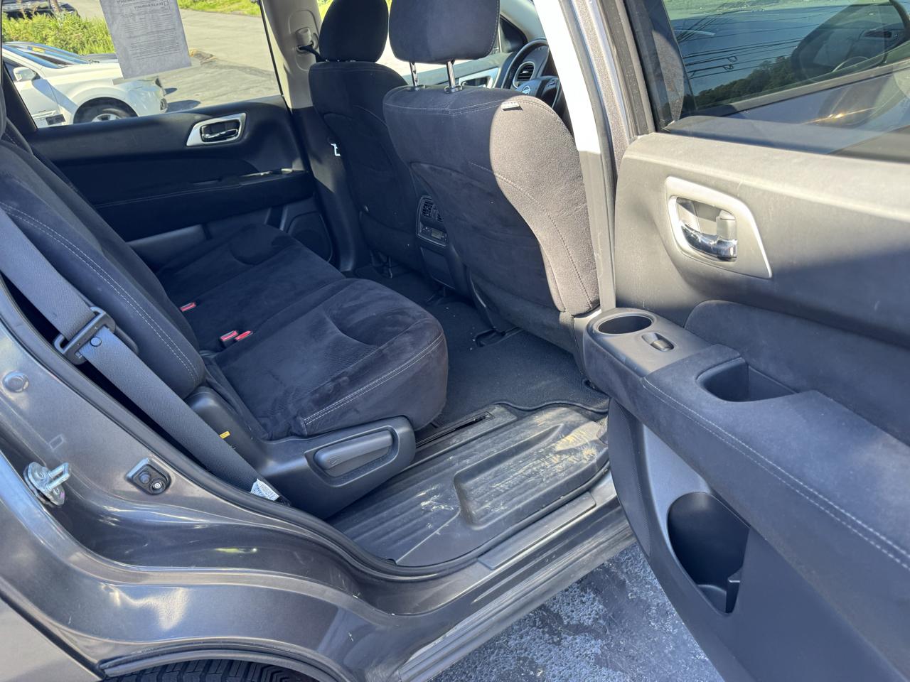 Nissan Pathfinder SV 4WD 2015