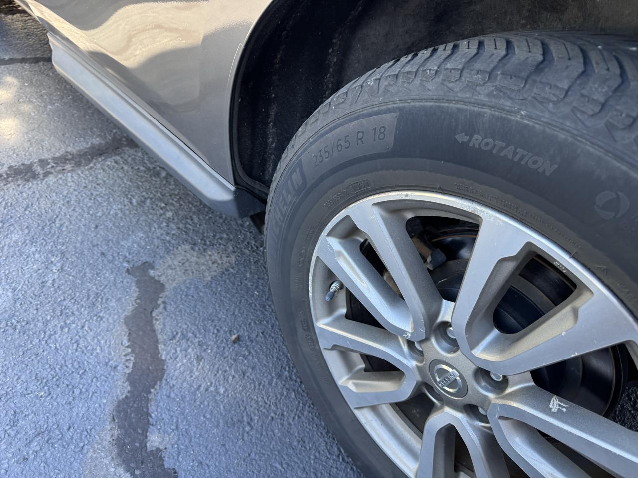 Nissan Pathfinder SV 4WD 2015