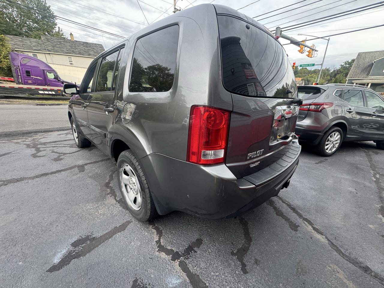 Honda Pilot LX 4WD 5-Spd AT 2013