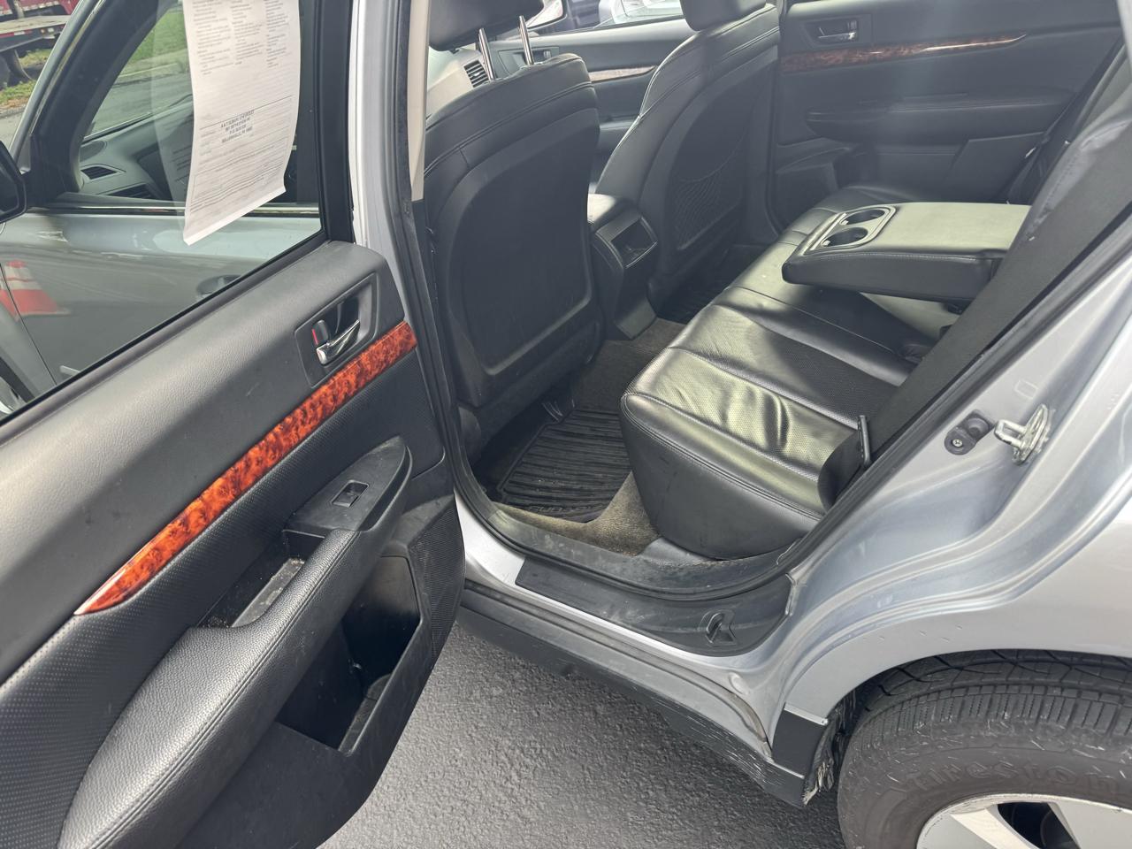 Subaru Outback 2.5i Limited 2012