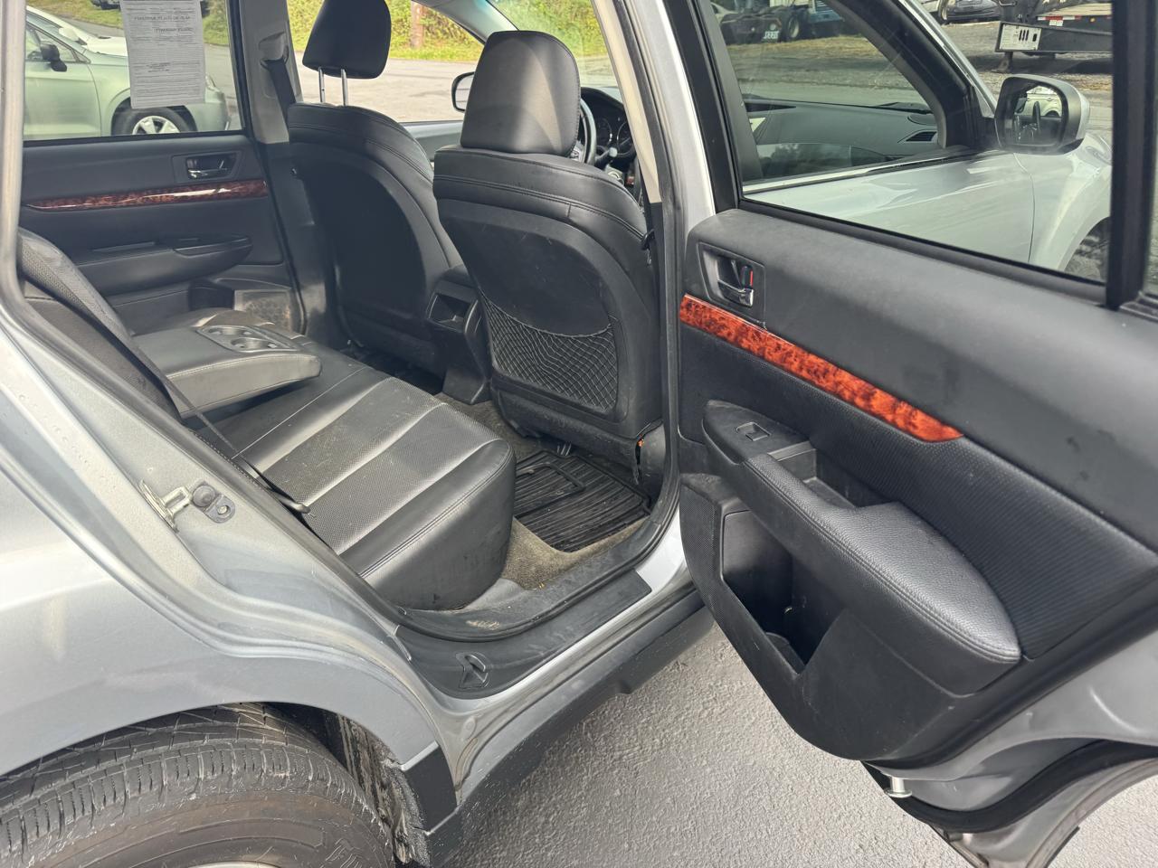 Subaru Outback 2.5i Limited 2012