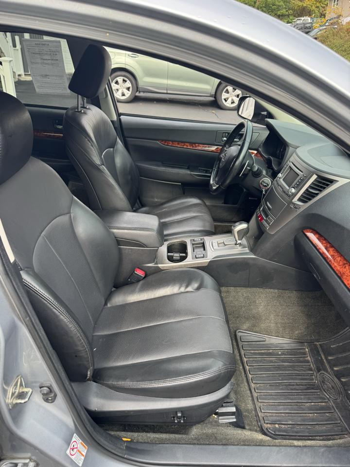 Subaru Outback 2.5i Limited 2012