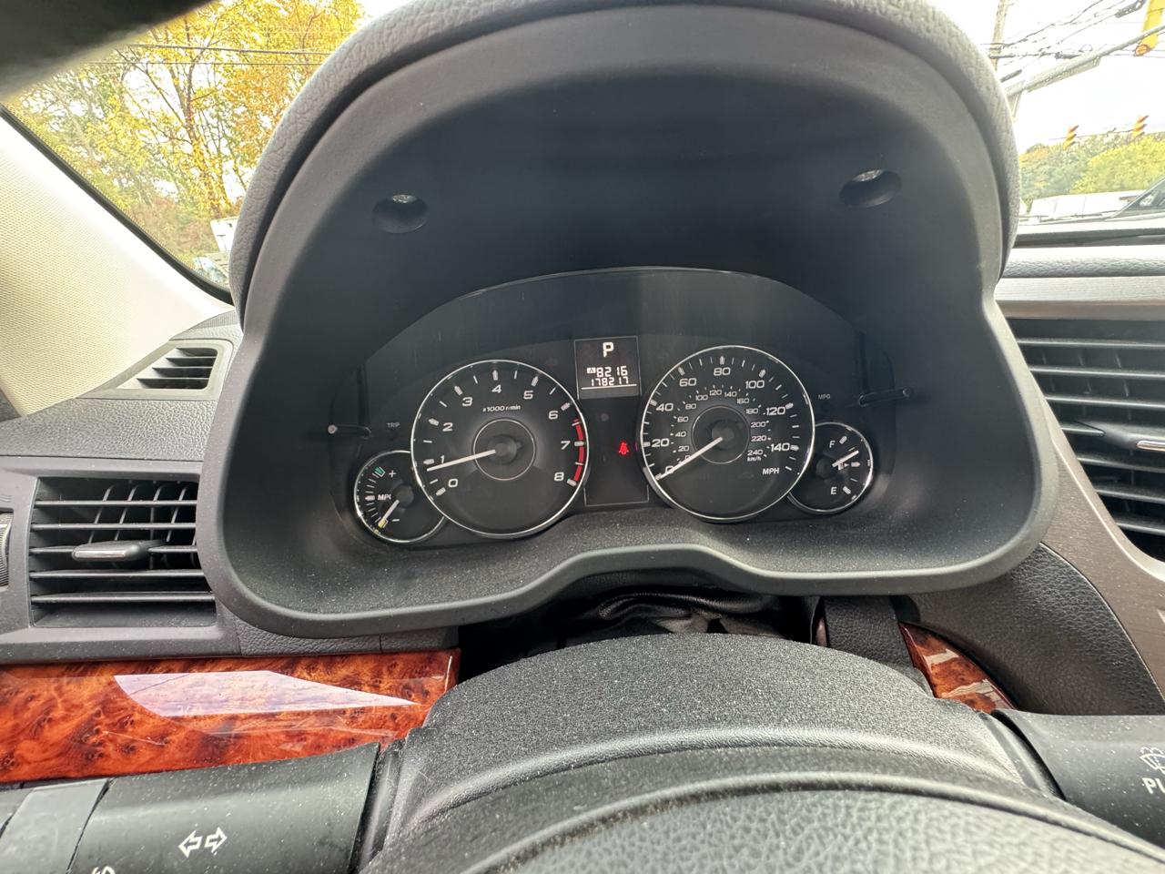 Subaru Outback 2.5i Limited 2012