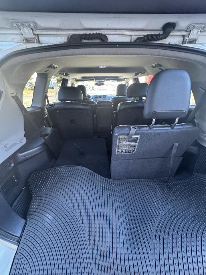 Toyota Highlander Base 4WD 2011