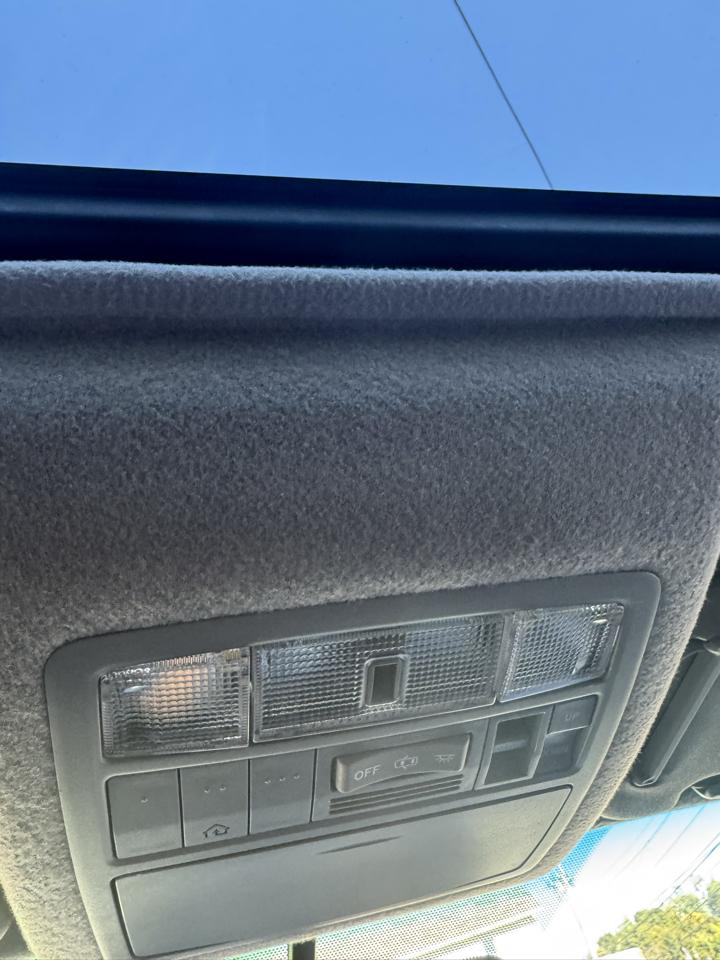 Toyota Highlander Base 4WD 2011
