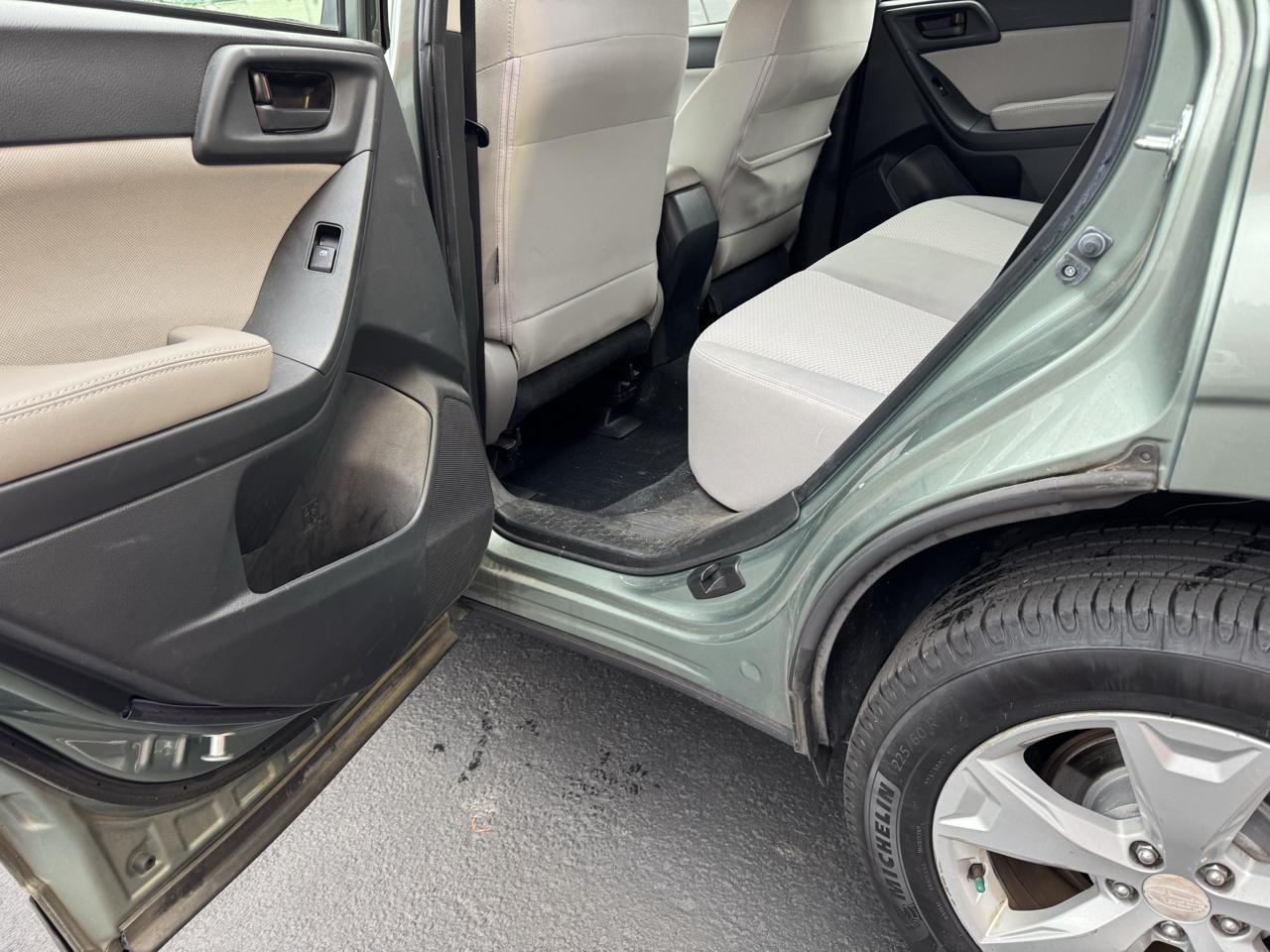 Subaru Forester 2.5i Premium PZEV CVT 2016