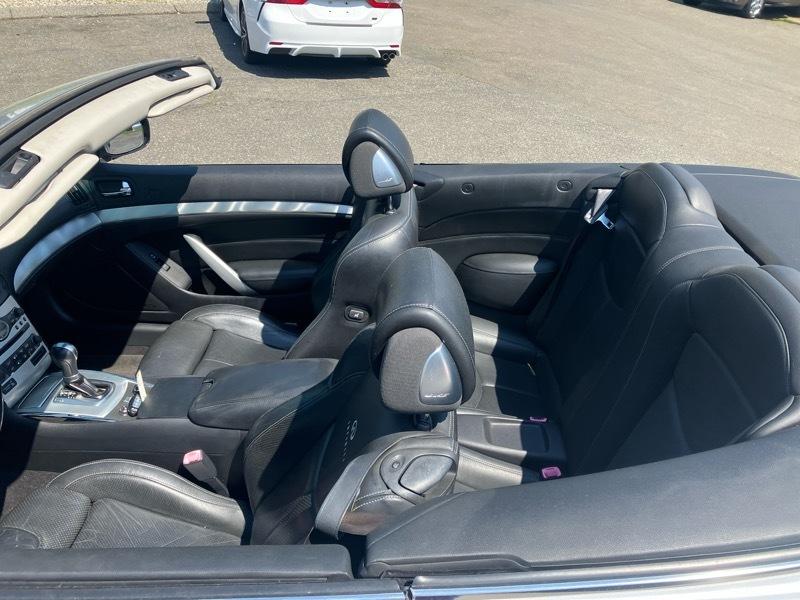 Infiniti G Convertible G37 2010