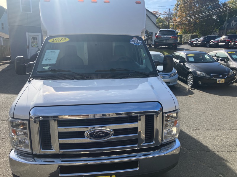 Ford Econoline E-350 Super Duty 2012 Ford Econoline E-350 Super Duty 2012