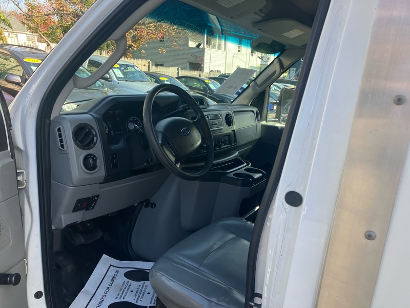 Ford Econoline E-350 Super Duty 2012 Ford Econoline E-350 Super Duty 2012