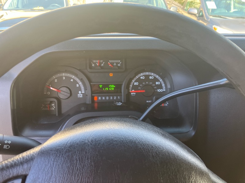 Ford Econoline E-350 Super Duty 2012 Ford Econoline E-350 Super Duty 2012