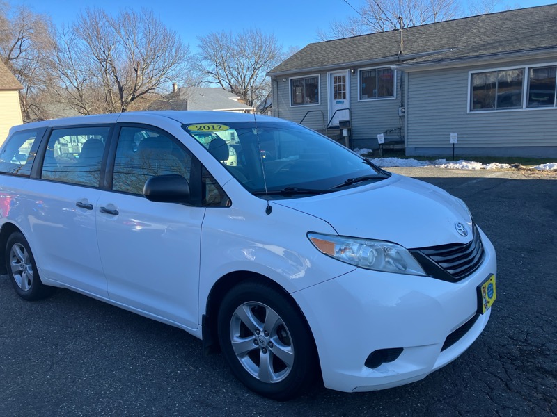 Toyota Sienna FWD 7-Passenger V6 2012