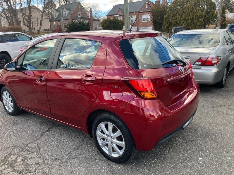 Toyota Yaris LE 5-Door AT 2017