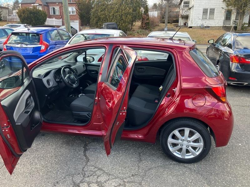 Toyota Yaris LE 5-Door AT 2017