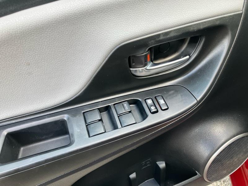 Toyota Yaris LE 5-Door AT 2017